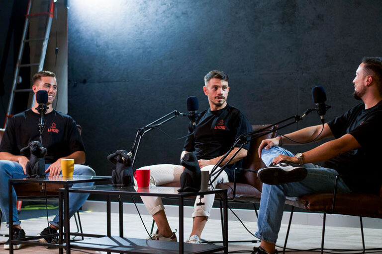 fotografia de la hoguera del mono durante su primer podcast, primera fotografia realizada